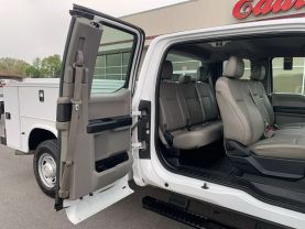 2017 FORD F250 SUPER DUTY SUPER CAB 8FT KNAPHEIDE SERVICE BED TRUCK SERVICE/UTILITY TRUCKS V8, FLEX FUEL, 6.2 LITER XL PICKUP 4D 6 3/4 FT - Eddies Auto Sales