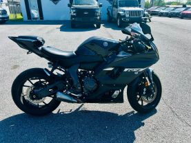 2024 YAMAHA YZF-R7 SPORTBIKES - -