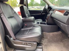 2009 CHEVROLET SUBURBAN 1500 SUV V8, FLEX FUEL, 5.3 LITER LT SPORT UTILITY 4D