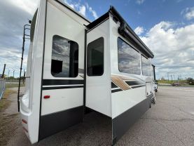2022 CEDAR CREEK BY FOREST RIVER CHAMPAGNE EDITION FW RV & CAMPERS - 38EL