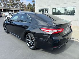 2020 TOYOTA CAMRY SE SEDAN 4D
