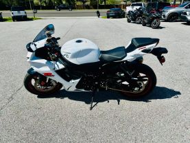 2017 SUZUKI GSX-R750L7 SPORTBIKES - -