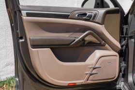2013 Porsche Cayenne - Image 40