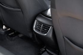 2020 Chevrolet Malibu - Image 40