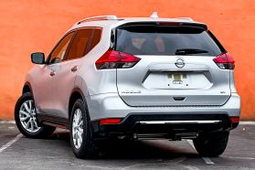 2017 NISSAN ROGUE SUV - AUTOMATIC - Gentle Carmen Auto