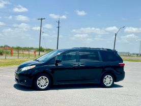 2017 TOYOTA SIENNA PASSENGER V6, 3.5 LITER XLE PREMIUM MINIVAN 4D