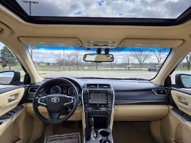 2016 Toyota Camry Hybrid - Image 16