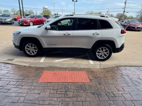 2015 JEEP CHEROKEE SUV 4-CYL, PZEV, 2.4 LITER LATITUDE SPORT UTILITY 4D
