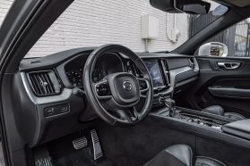 2019 VOLVO XC60 SUV 4-CYL, DRIVE-E, TURBO, 2.0 LITER T5 R-DESIGN SPORT UTILITY 4D