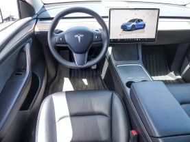 -2022 Tesla Model Y - Image 5