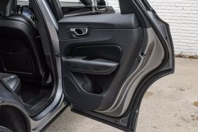2019 VOLVO XC60 SUV 4-CYL, DRIVE-E, TURBO, 2.0 LITER T5 R-DESIGN SPORT UTILITY 4D