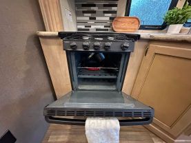 Used 2018 THOR MOTOR COACH A.C.E. CLASS A - 27.2 - LA Auto Star located in Virginia Beach, VA