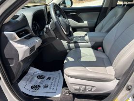 2023 TOYOTA HIGHLANDER SUV 4-CYL, TURBO, 2.4 LITER XLE SPORT UTILITY 4D at T&T Repairables - used car dealership in Spencer, Indiana.