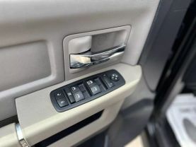 2011 RAM 1500 CREW CAB PICKUP V8, HEMI, 5.7 LITER SLT PICKUP 4D 5 1/2 FT