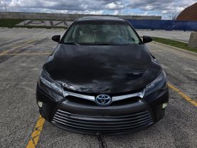 2016 Toyota Camry Hybrid - Image 2