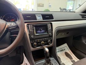 2017 VOLKSWAGEN PASSAT