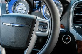 2014 Chrysler 300 - Image 20