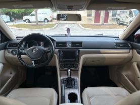 2016 VOLKSWAGEN PASSAT