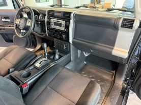 2011 TOYOTA FJ CRUISER SUV V6, 4.0 LITER SPORT UTILITY 2D