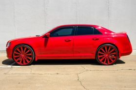 2014 Chrysler 300 - Image 11