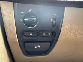 2013 VOLVO XC90 SUV 6-CYL, 3.2 LITER 3.2 PLATINUM SPORT UTILITY 4D