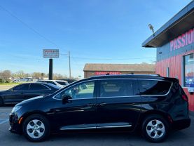 2017 CHRYSLER PACIFICA VAN V6, 3.6 LITER TOURING-L PLUS MINIVAN 4D