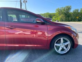 2013 Hyundai Elantra - Image 12