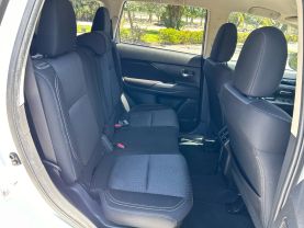 2019 MITSUBISHI OUTLANDER SUV 4-CYL, 2.4 LITER ES SPORT UTILITY 4D