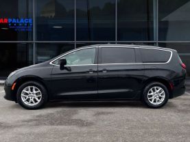 2020 Chrysler Voyager Lxi Minivan 4d - Image 2