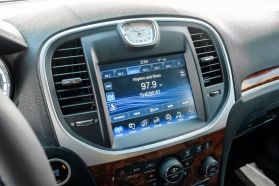2014 Chrysler 300 - Image 30