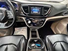 2020 Chrysler Voyager Lxi Minivan 4d - Image 11