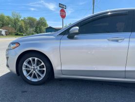 2019 Ford Fusion - Image 2