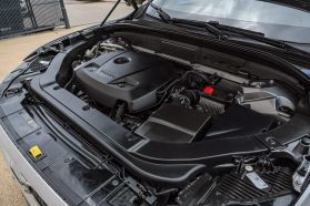 2019 VOLVO XC60 SUV 4-CYL, DRIVE-E, TURBO, 2.0 LITER T5 R-DESIGN SPORT UTILITY 4D