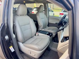 2017 TOYOTA SIENNA PASSENGER V6, 3.5 LITER XLE PREMIUM MINIVAN 4D
