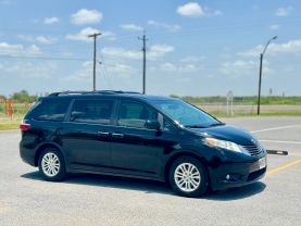 2017 TOYOTA SIENNA PASSENGER V6, 3.5 LITER XLE PREMIUM MINIVAN 4D