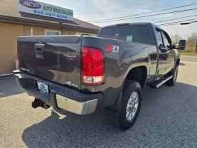 2011 GMC SIERRA 2500 HD EXTENDED CAB PICKUP V8, TURBO DIESEL, 6.6L SLT PICKUP 4D 6 1/2 FT