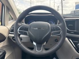 2023 CHRYSLER VOYAGER
