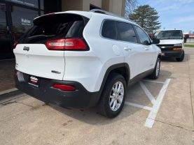 2015 JEEP CHEROKEE SUV 4-CYL, PZEV, 2.4 LITER LATITUDE SPORT UTILITY 4D