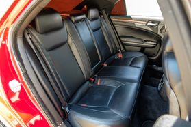 2014 Chrysler 300 - Image 36