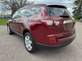 2017 CHEVROLET TRAVERSE SUV V6, 3.6 LITER LT SPORT UTILITY 4D