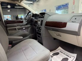 2010 CHRYSLER TOWN & COUNTRY