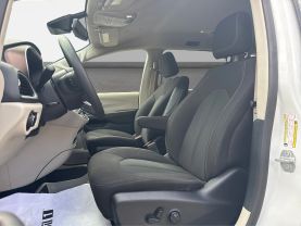 2023 CHRYSLER VOYAGER