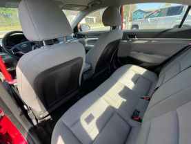 2017 Hyundai Elantra - Image 24