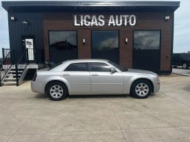2005 CHRYSLER 300 SEDAN V6, HO, 3.5 LITER TOURING SEDAN 4D
