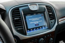 2014 Chrysler 300 - Image 31
