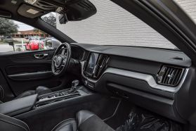 2019 VOLVO XC60 SUV 4-CYL, DRIVE-E, TURBO, 2.0 LITER T5 R-DESIGN SPORT UTILITY 4D