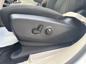2023 CHRYSLER VOYAGER