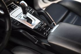 2012 PORSCHE CAYENNE SUV M4851 TURBO