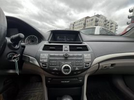 2010 Honda Accord - Image 15