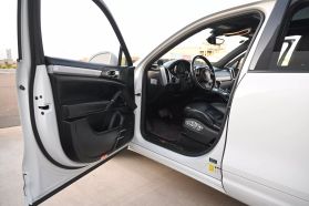 2012 PORSCHE CAYENNE SUV M4851 TURBO
